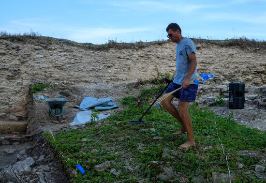 Archaeological excavations in Koporye fortress