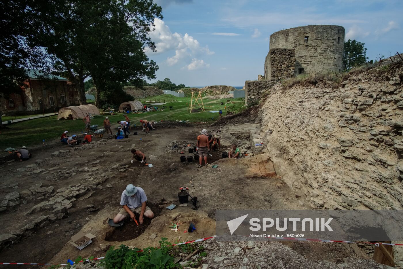 Archaeological excavations in Koporye fortress