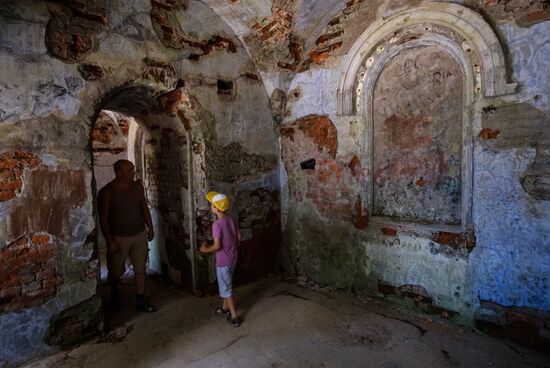 Archaeological excavations in Koporye fortress