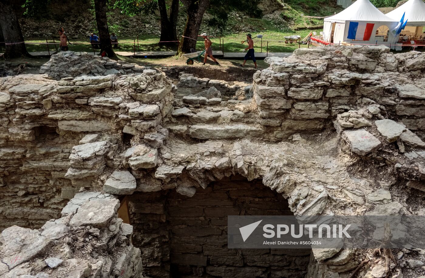 Archaeological excavations in Koporye fortress
