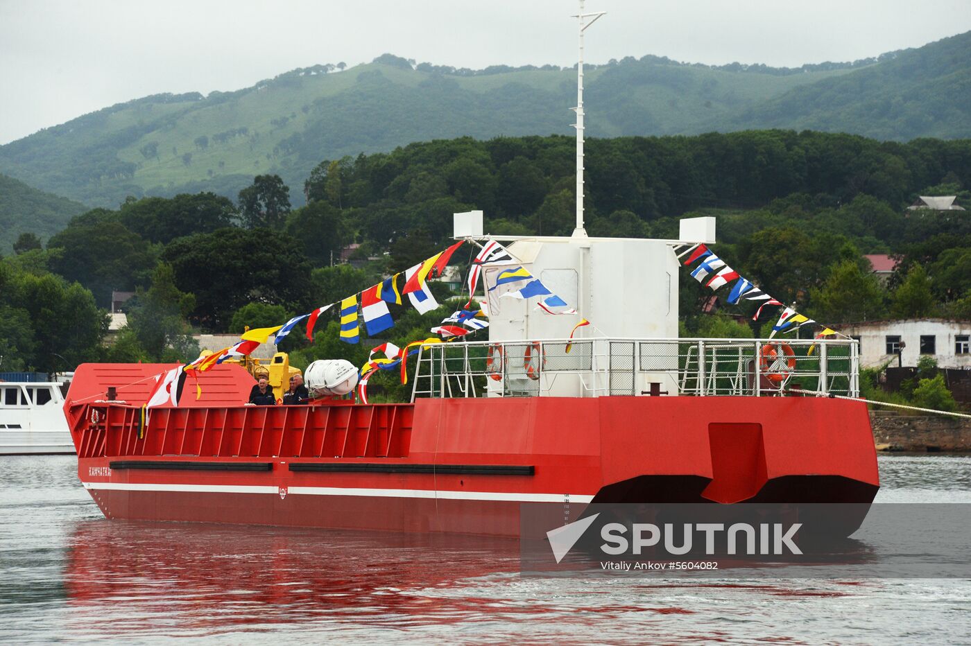 Launching a cargo-and-passenger barge in Primorye