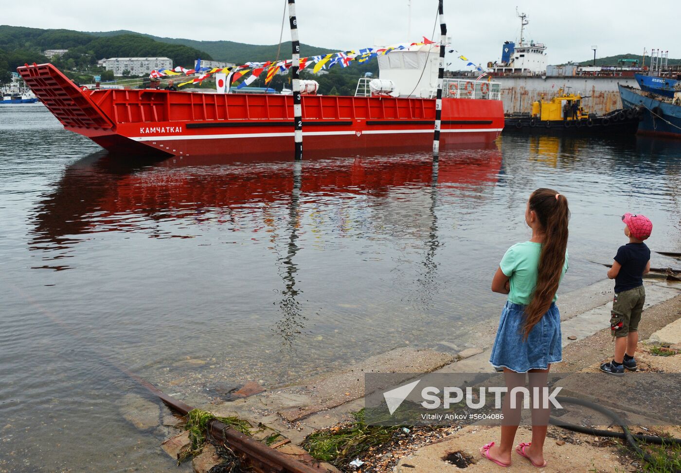 Launching a cargo-and-passenger barge in Primorye