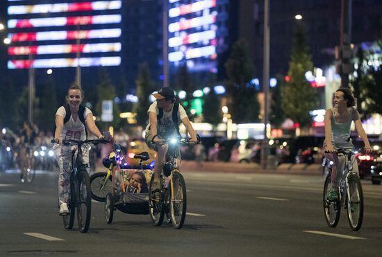 Night bicycle parade in Moscow