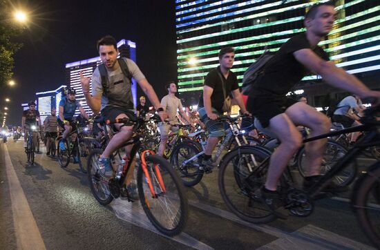 Night bicycle parade in Moscow