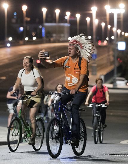 Night bicycle parade in Moscow