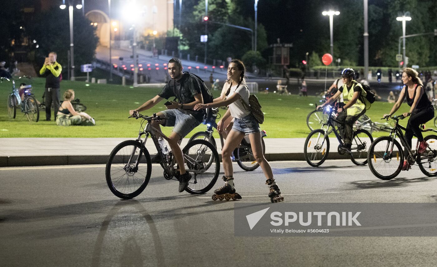 Night bicycle parade in Moscow