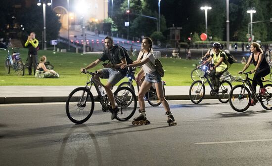 Night bicycle parade in Moscow