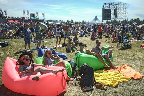 Nashestviye music festival closes in Tver Region