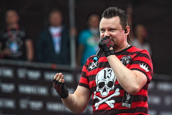 Nashestviye music festival closes in Tver Region