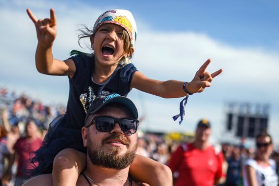 Nashestviye music festival closes in Tver Region