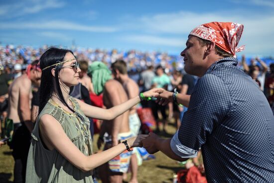 Nashestviye music festival closes in Tver Region