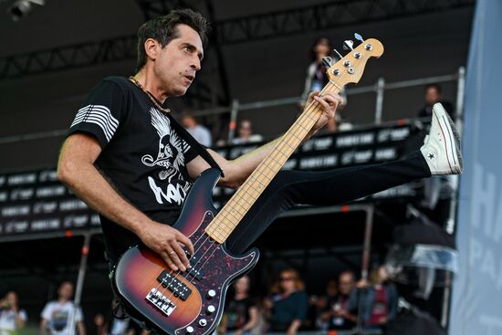 Nashestviye music festival closes in Tver Region