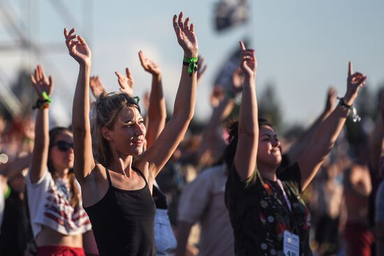 Nashestviye music festival closes in Tver Region