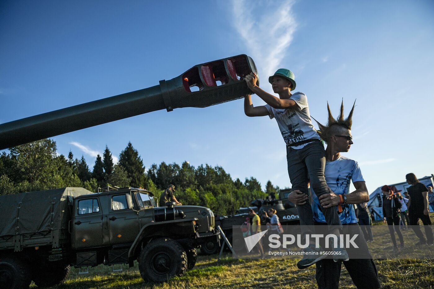 Nashestviye music festival closes in Tver Region