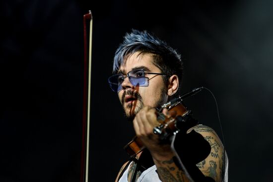 Nashestviye music festival closes in Tver Region