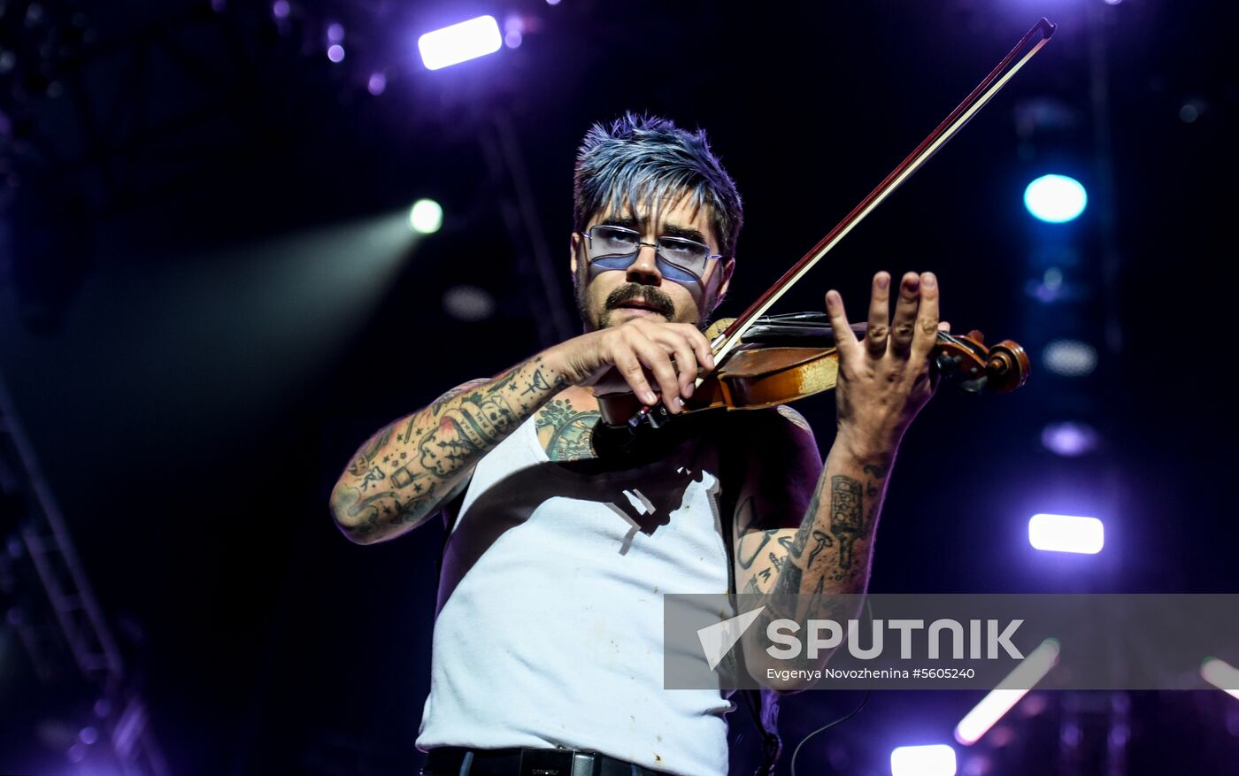 Nashestviye music festival closes in Tver Region