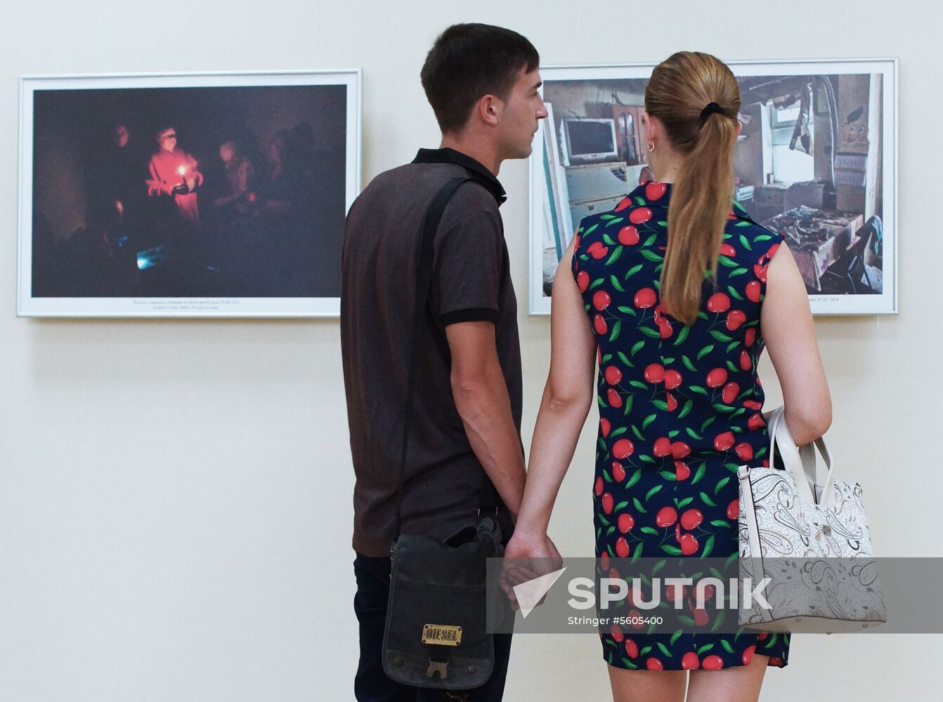 Andrei Stenin's exhibition opens in Lugansk