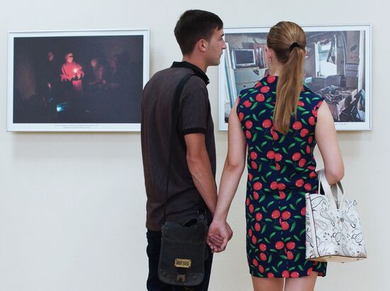 Andrei Stenin's exhibition opens in Lugansk