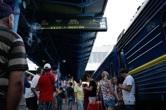 Ukraine considers cancelling railway services to Russia