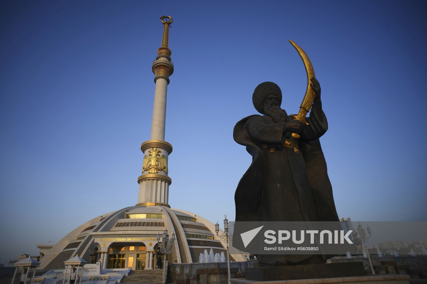 Cities of the world. Ashgabat