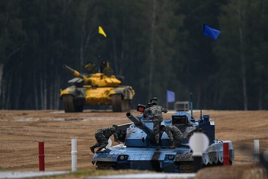 Tank biathlon. First semi-final