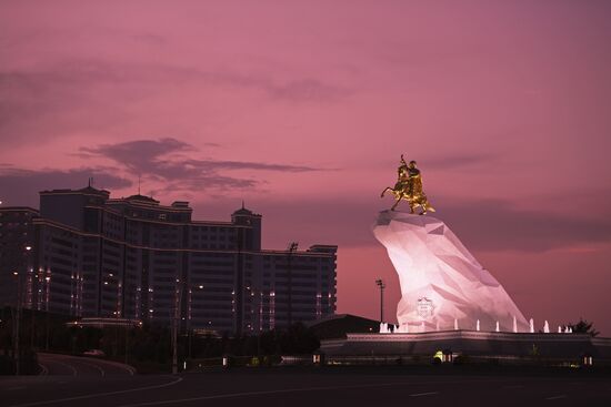 Cities of the world. Ashgabat