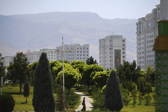 Cities of the world. Ashgabat