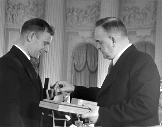 Award ceremony for builders of Lenin Volgo-Don Canal