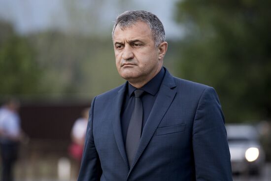 Abkhazia and South Ossetia commemorate those killed in conflict with Georgia