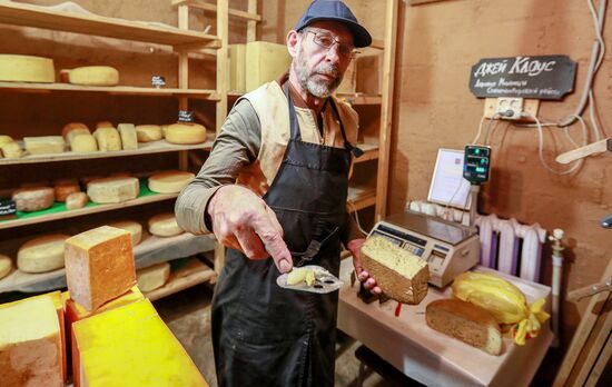 Jay Robert Close's farm in Moscow Region