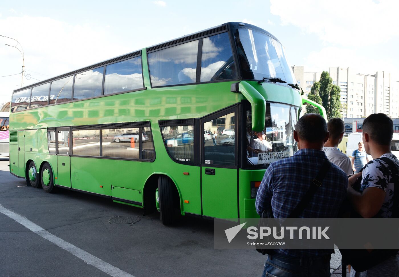 Ukraine considers stopping bus service with Russia