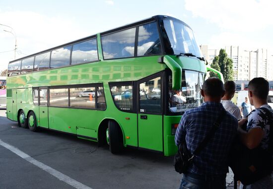 Ukraine considers stopping bus service with Russia