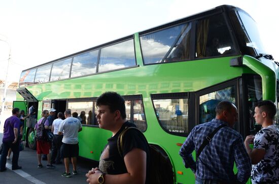 Ukraine considers stopping bus service with Russia