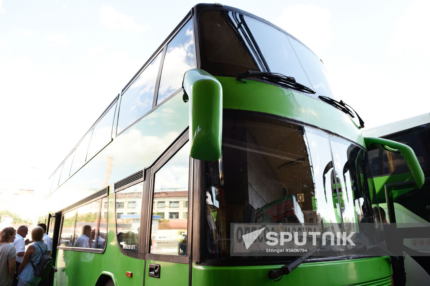 Ukraine considers stopping bus service with Russia