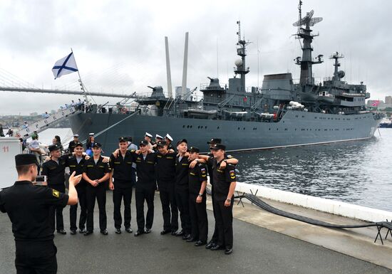 Baltic Fleet's training ship Perekop leaves Vladivostok for long-distance voyage