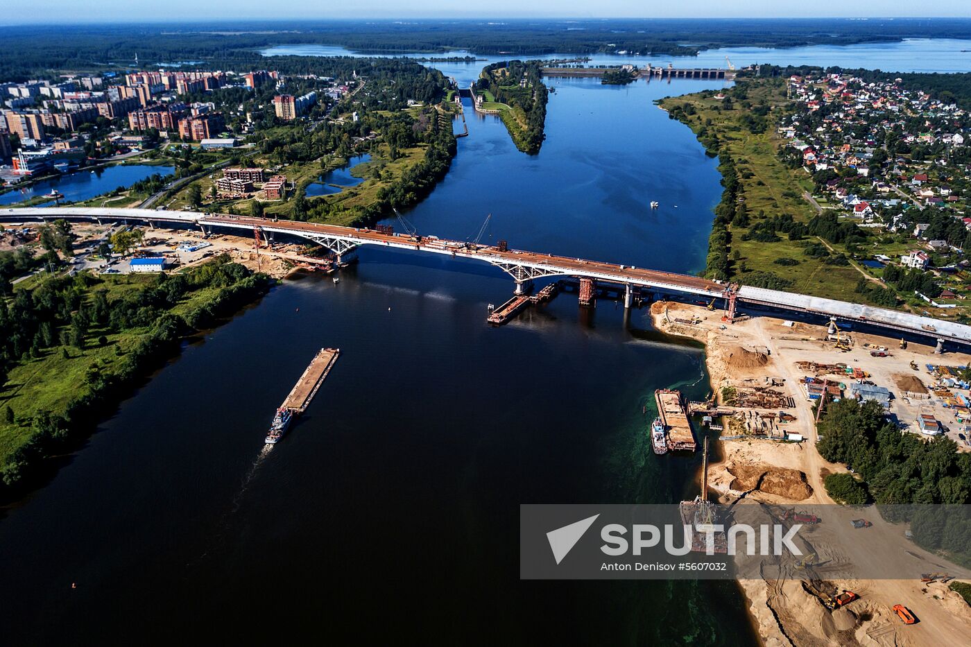 Construction of bridge across Volga River in Dubna