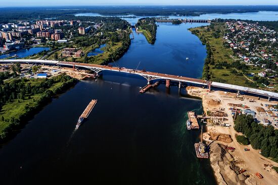 Construction of bridge across Volga River in Dubna