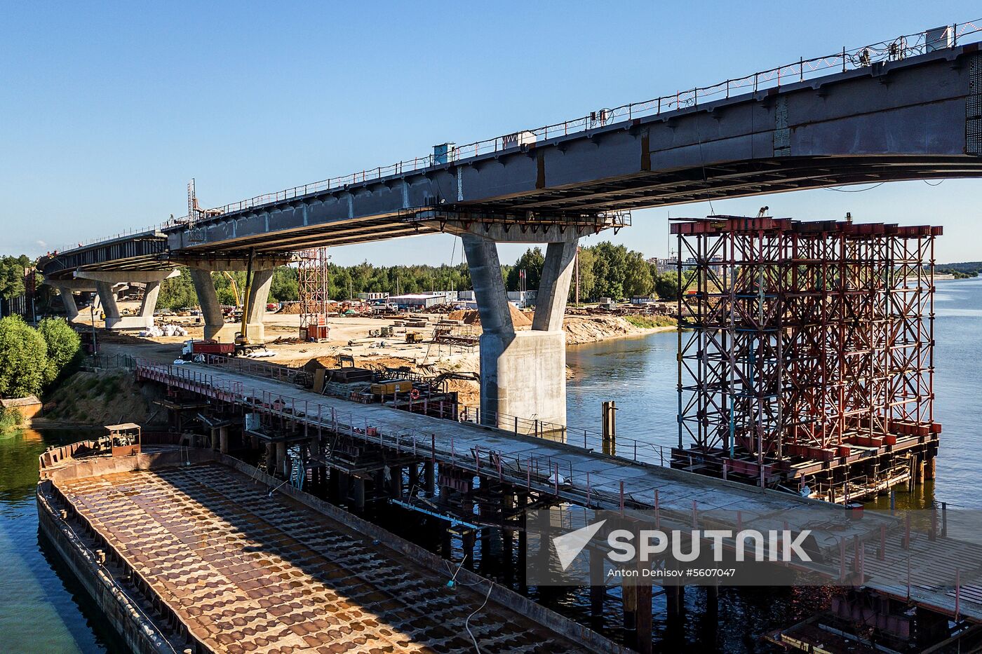 Construction of bridge across Volga River in Dubna