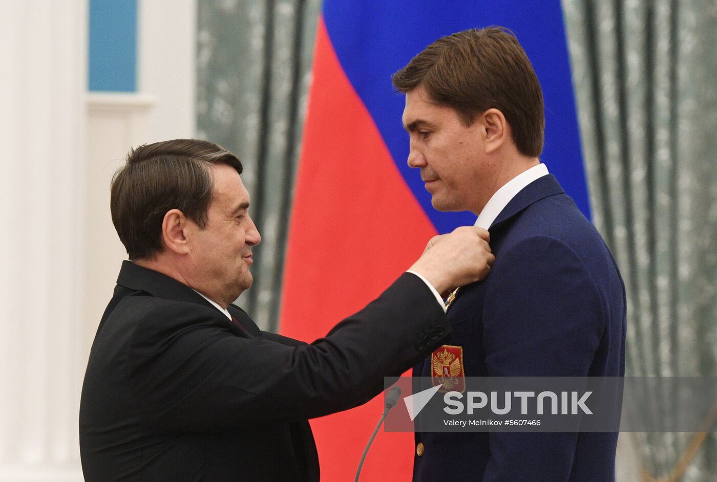 Presidential Aide Igor Levitin presents awards to participants of Pyeongchang Olympics