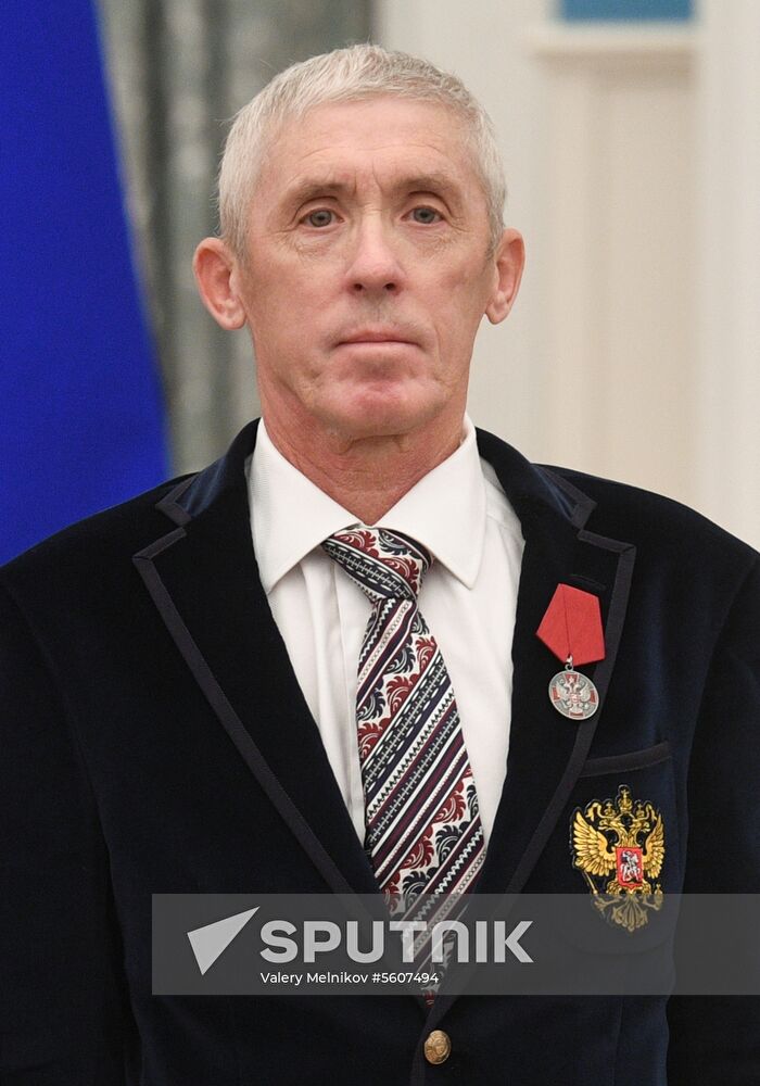 Presidential Aide Igor Levitin presents awards to participants of Pyeongchang Olympics