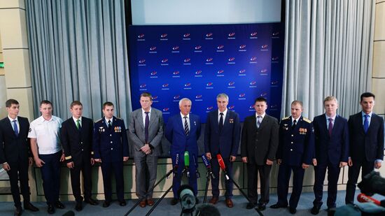 Introduction of Roscosmos cosmonaut candidates