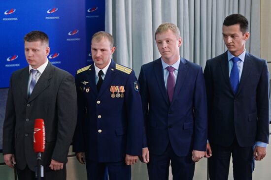 Introduction of Roscosmos cosmonaut candidates
