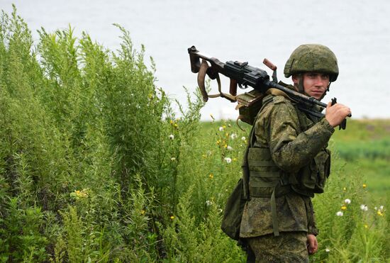 Russia's Pacific Fleet holds marine corps drills