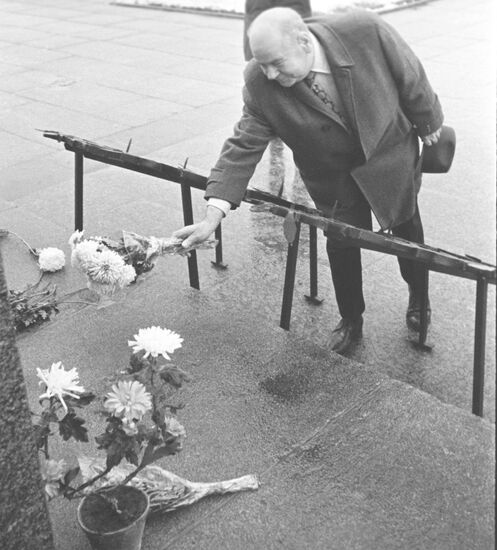 US trade union delegation visits Leningrad