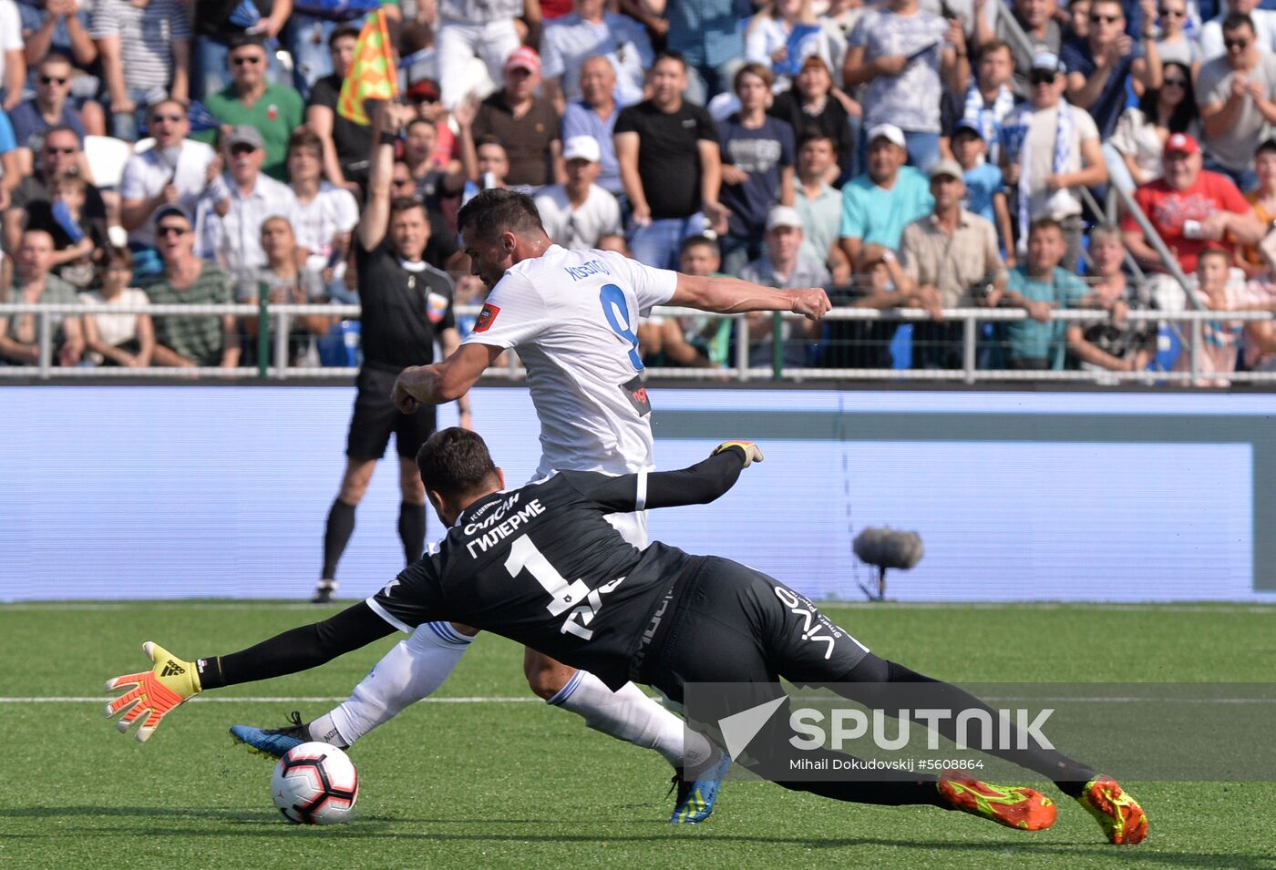 Football. Russian Premier League. Orenburg vs. Lokomotiv