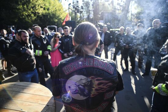 Beginning of motorcycle parade during Russian Dream bike show