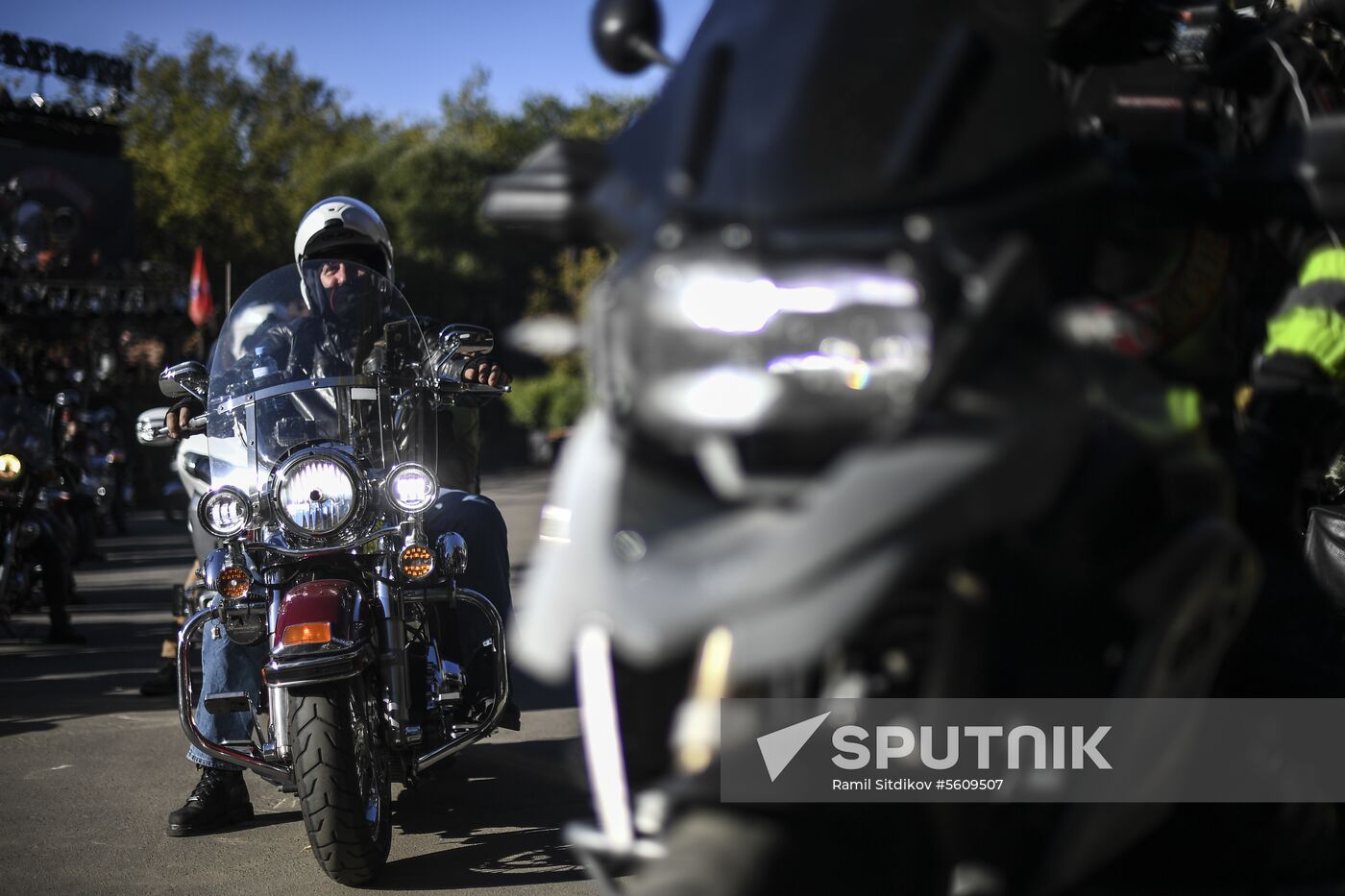 Beginning of motorcycle parade during Russian Dream bike show