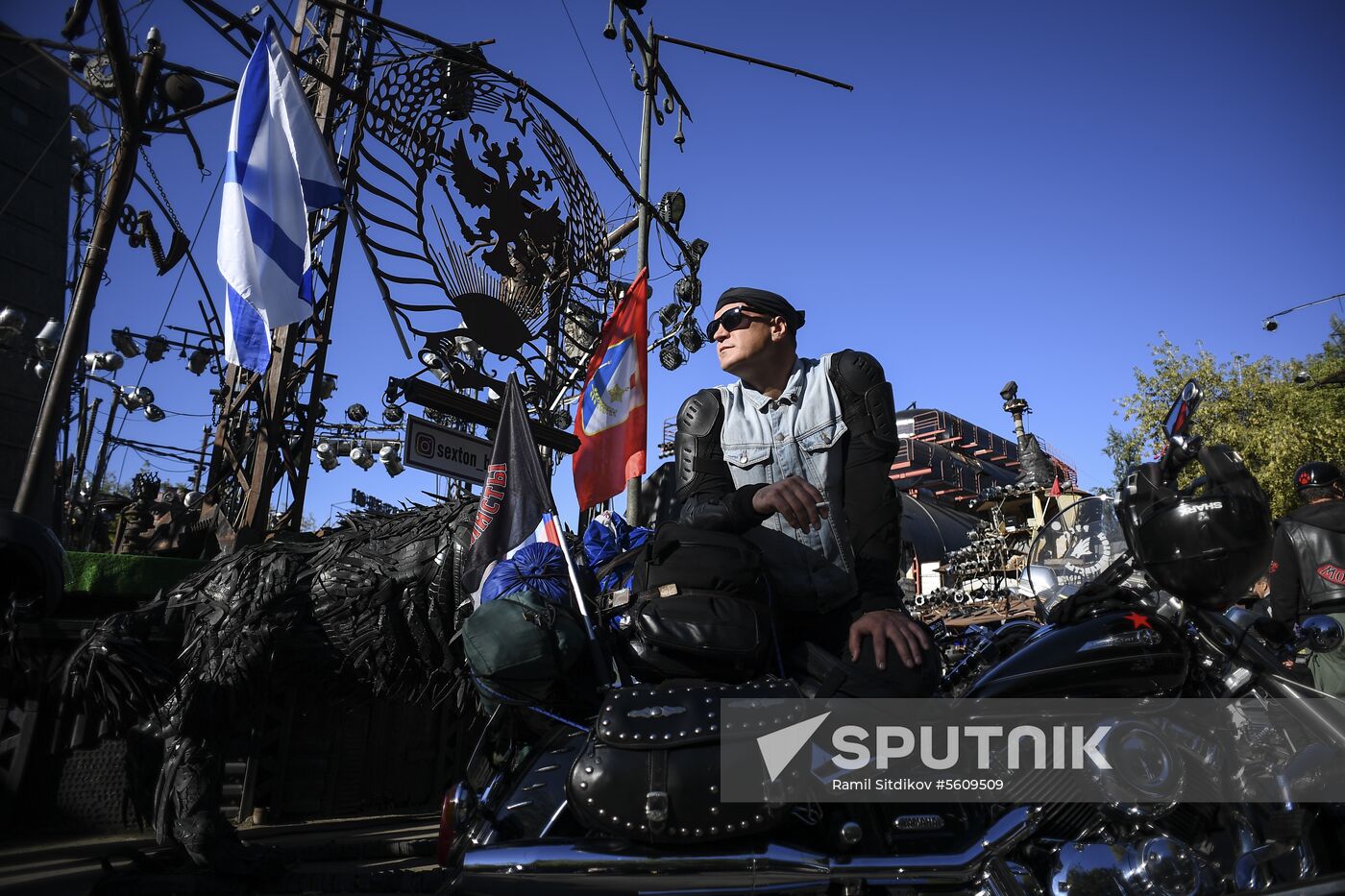 Beginning of motorcycle parade during Russian Dream bike show