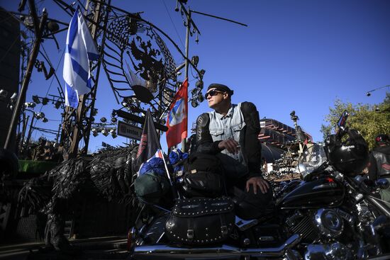 Beginning of motorcycle parade during Russian Dream bike show