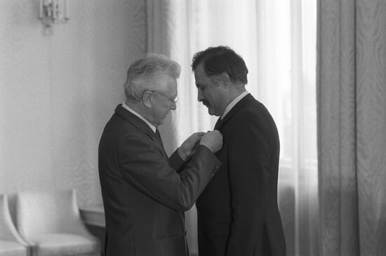 Afghanistan's Ambassador to USSR Habib Mangal receives Order of Peoples' Friendship